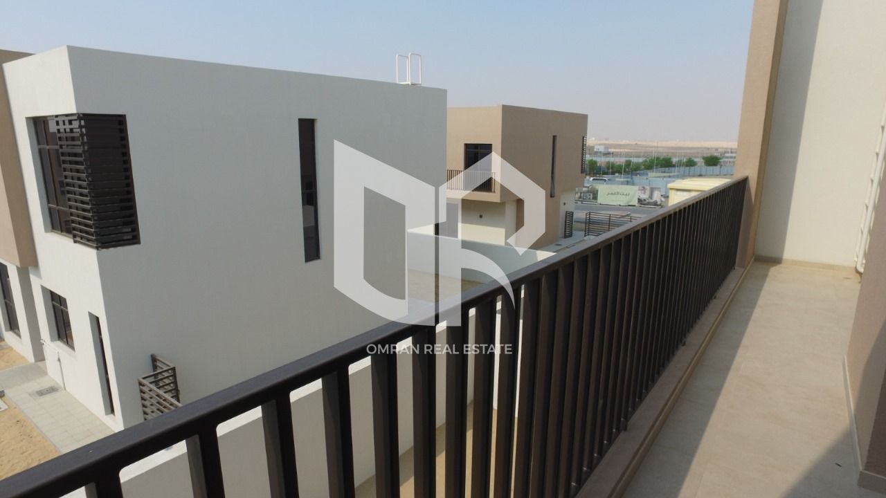 Real estate hot deal! Corner 3-bedroom townhouse in Nasma.