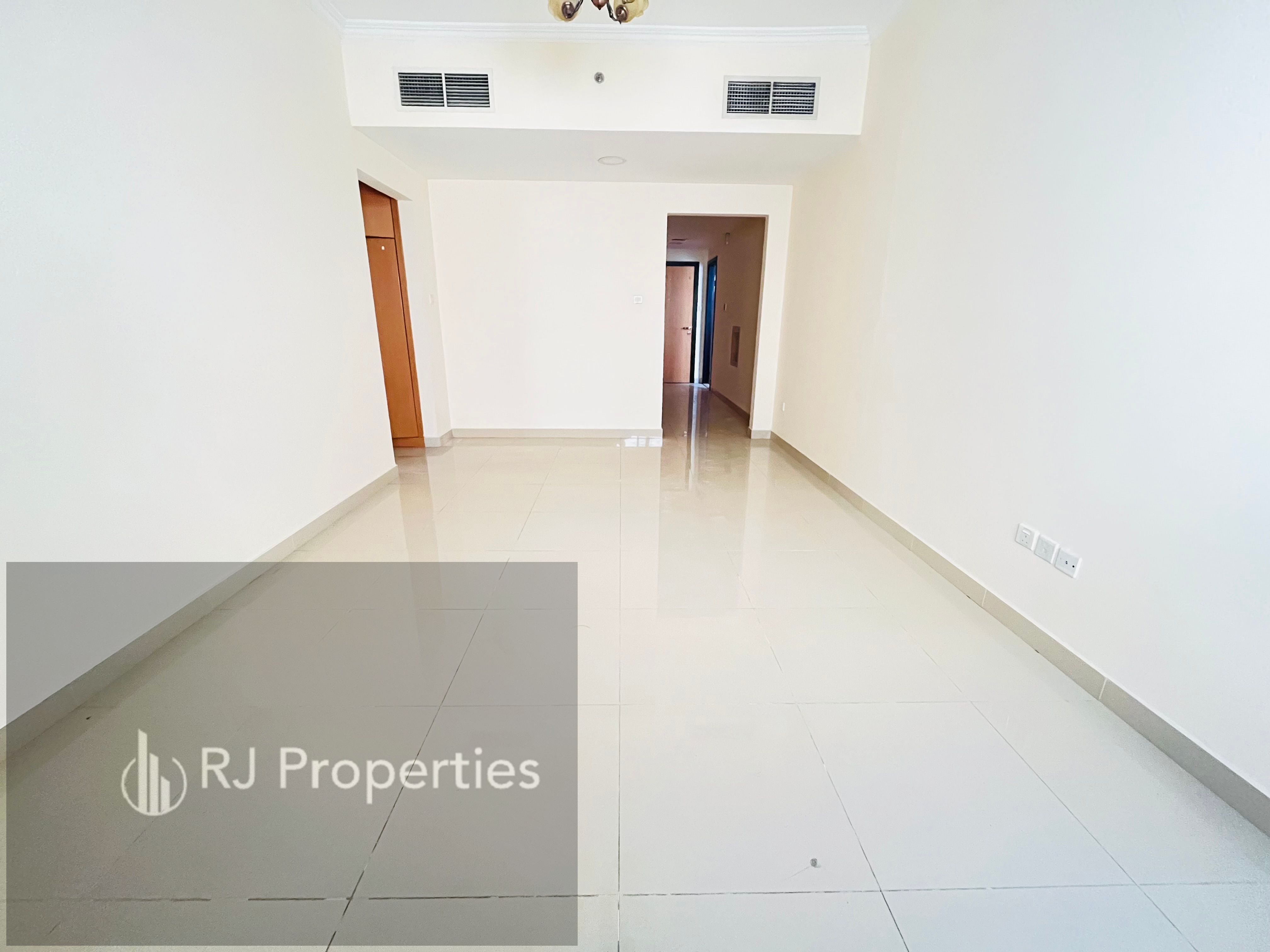 Close to park luxury and very spacious 1bhk with free parking prime location just 38k