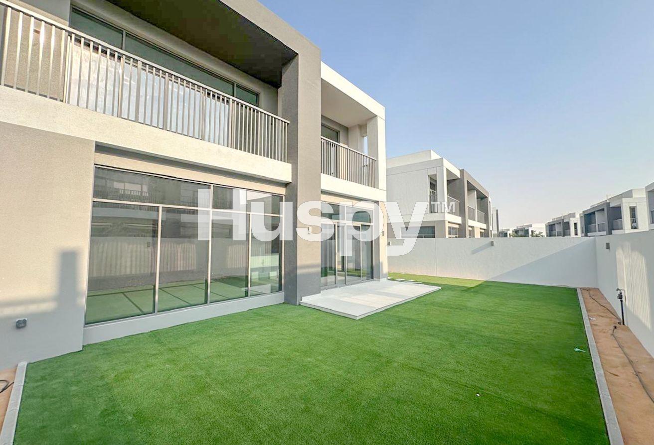 Vacant | Landscaped | Single Row