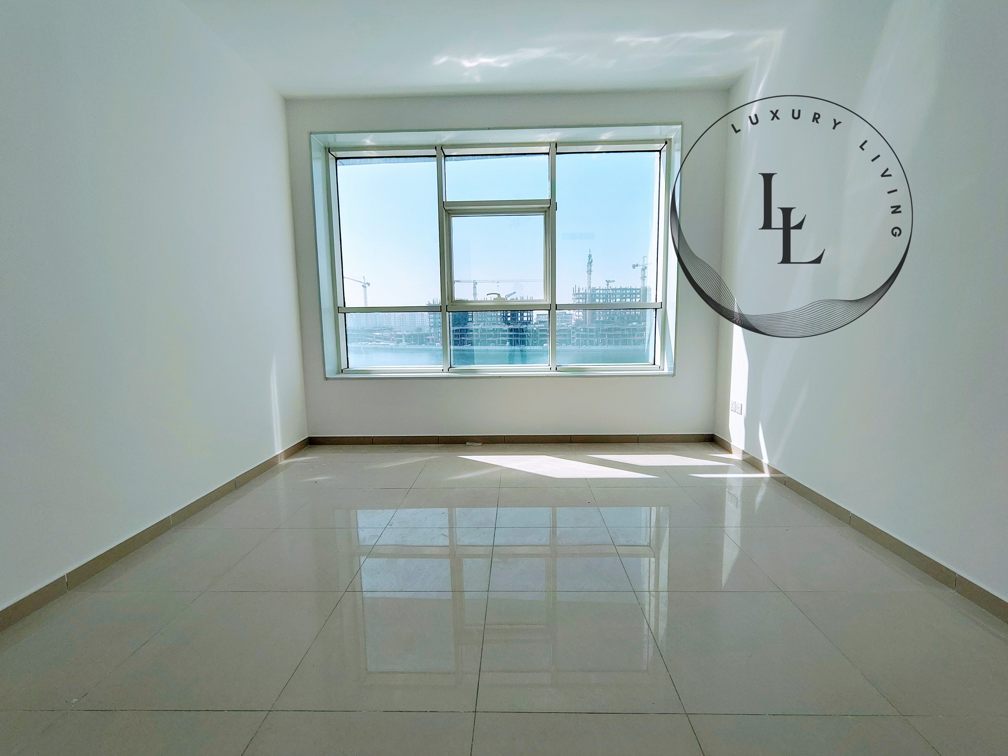Luxury 2bhk apartment with sea view in 60k with free parking at prime location