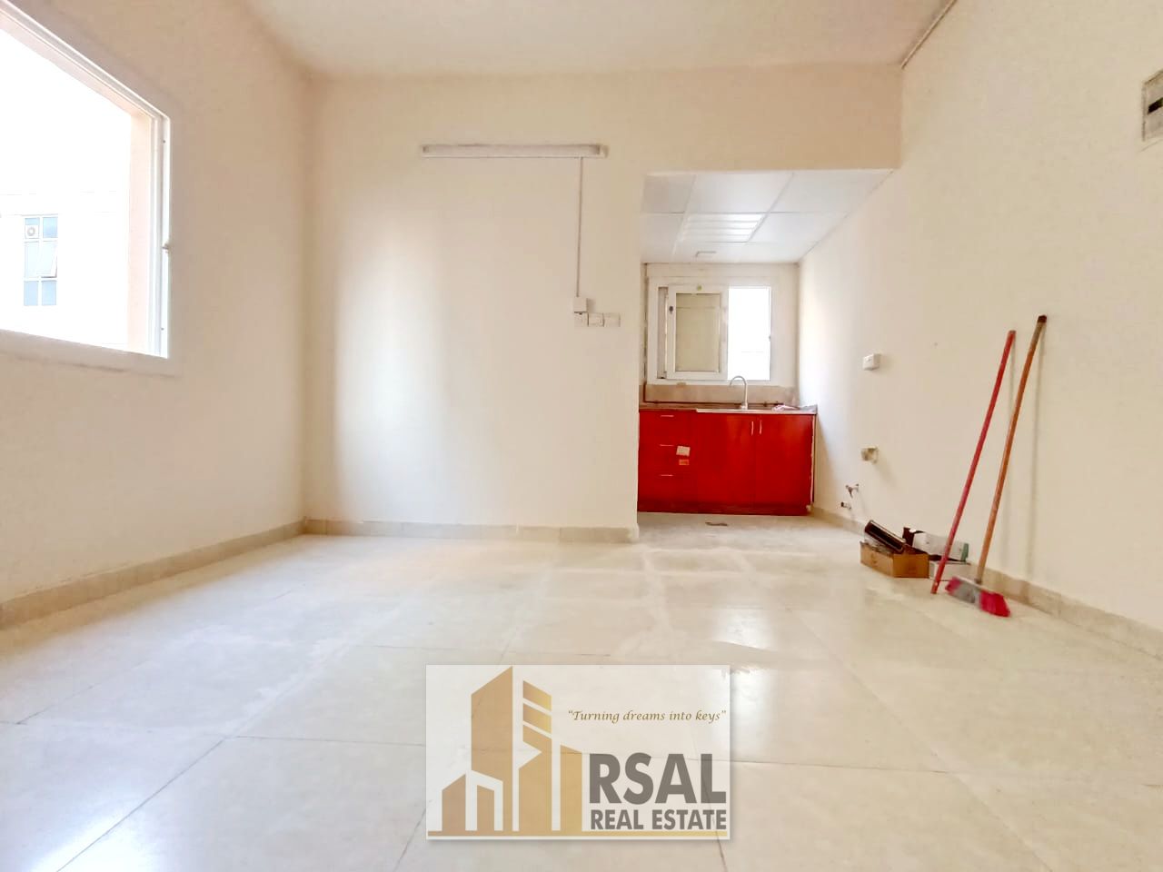 Biggest Size Apartment Studio flat// Seprt kitchen// Close to Safari mall// Hot offer one month free