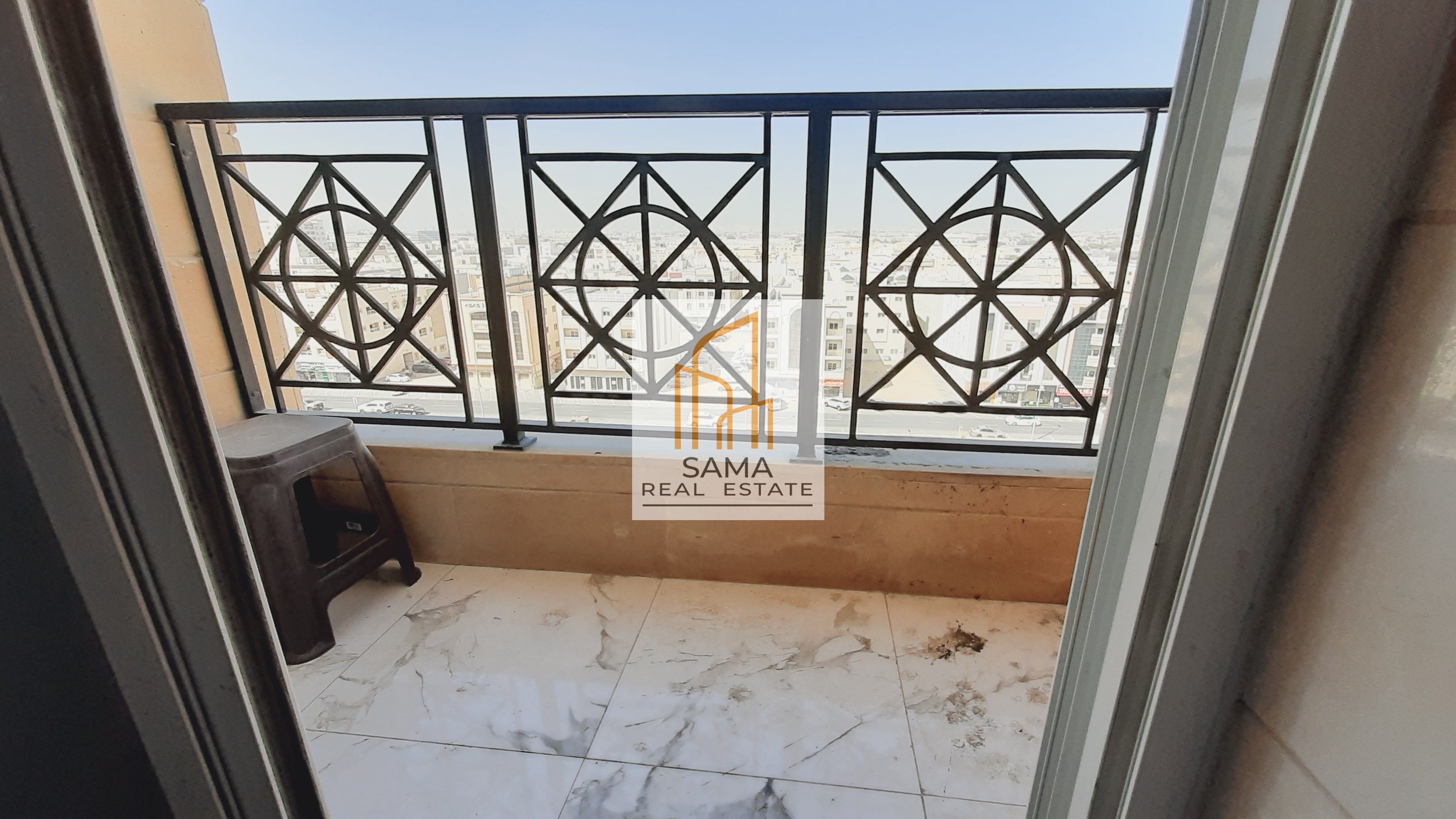 2bhk with 2 washroom and balcony and parking lot r53