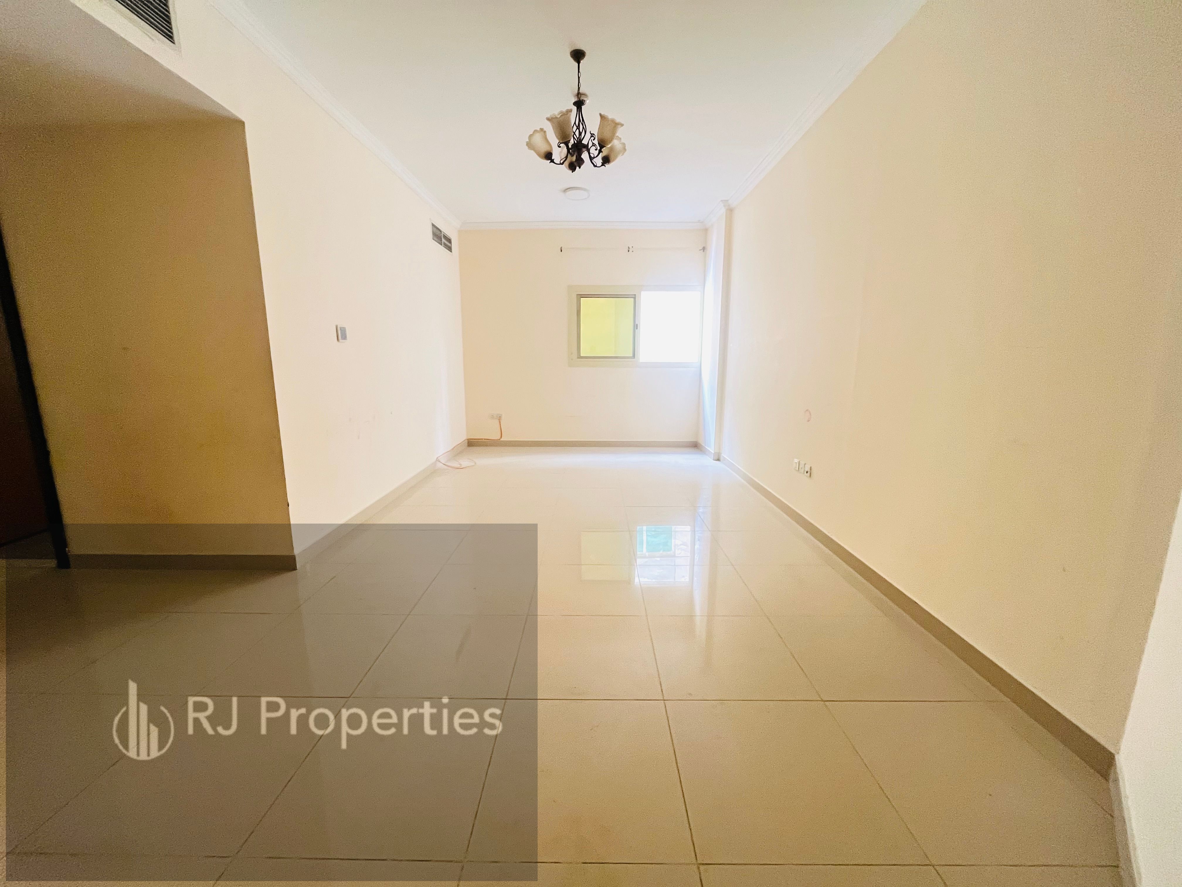 Close to park luxury and very spacious 2bhk with free parking very prime location just 50k