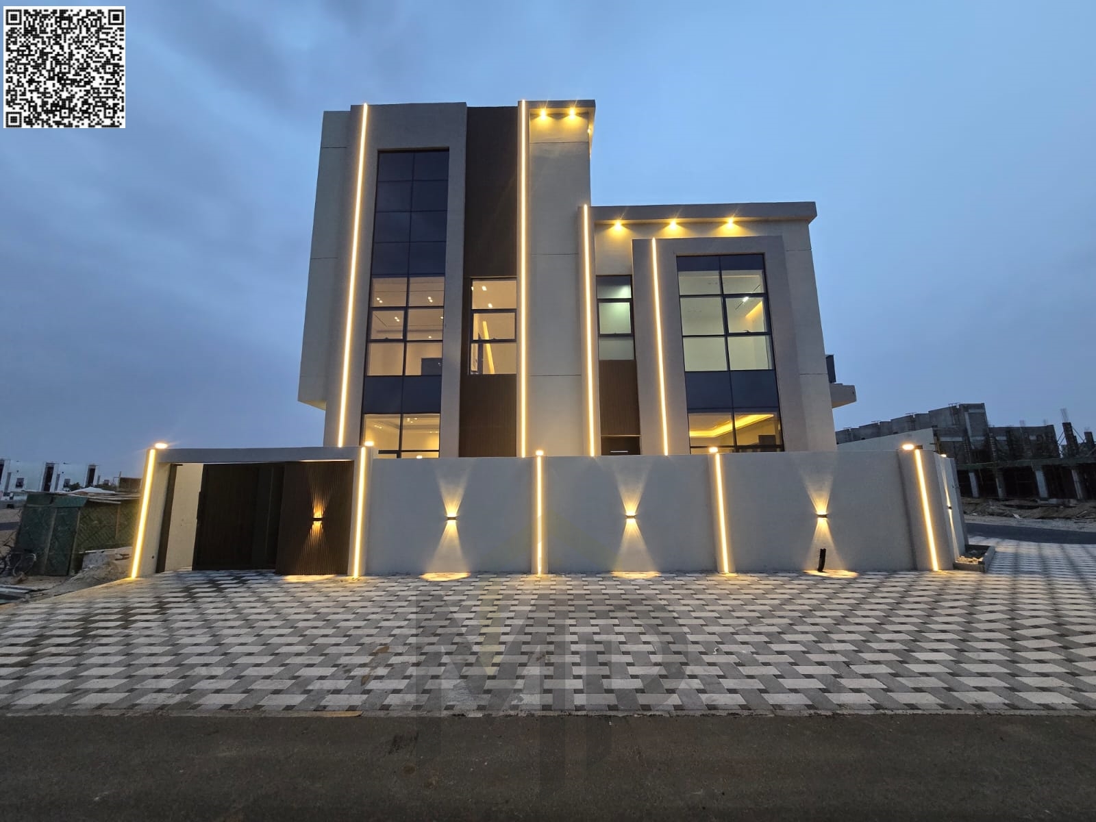 A golden opportunity to own a corner villa at an attractive price. Two floors with a roof terrace, European design, VIP finishing. Price includes regi