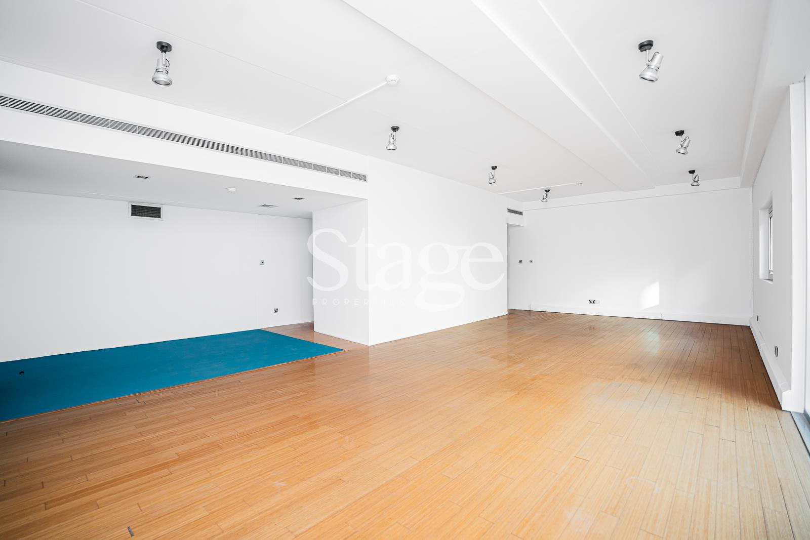 DDA License | High End Studio Office | ChillerFree