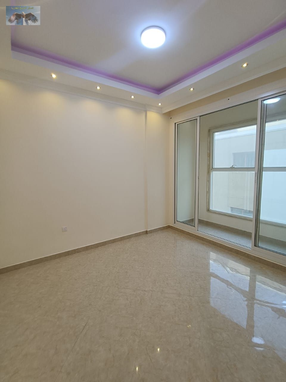 Two-bedroom apartment with living room, central AC, practical and comfortable design, well-distributed spaces, good natural light and ventilation, and