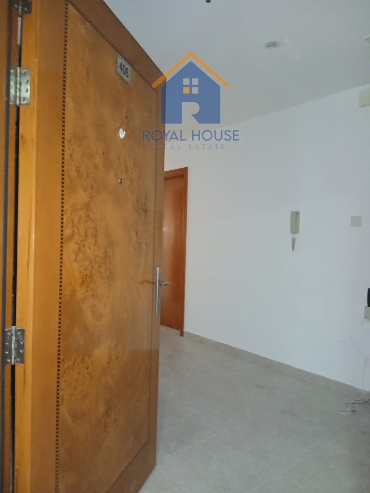 Elegant 3 BR Apartment in Al Majaz 3: Perfect Urban Retreat