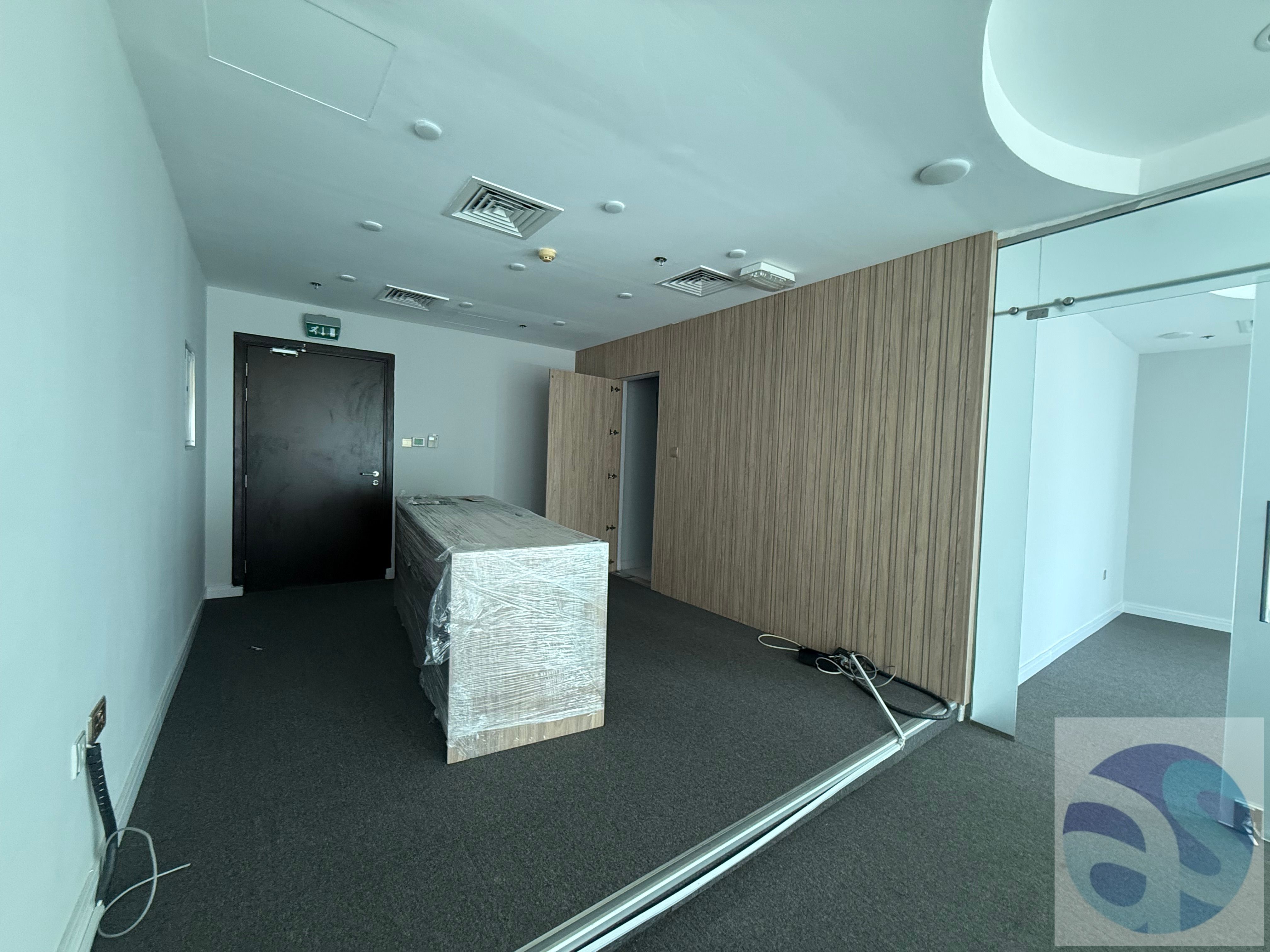 LAKE CENTRAL I BUSINESS BAY I FULLY FITTED