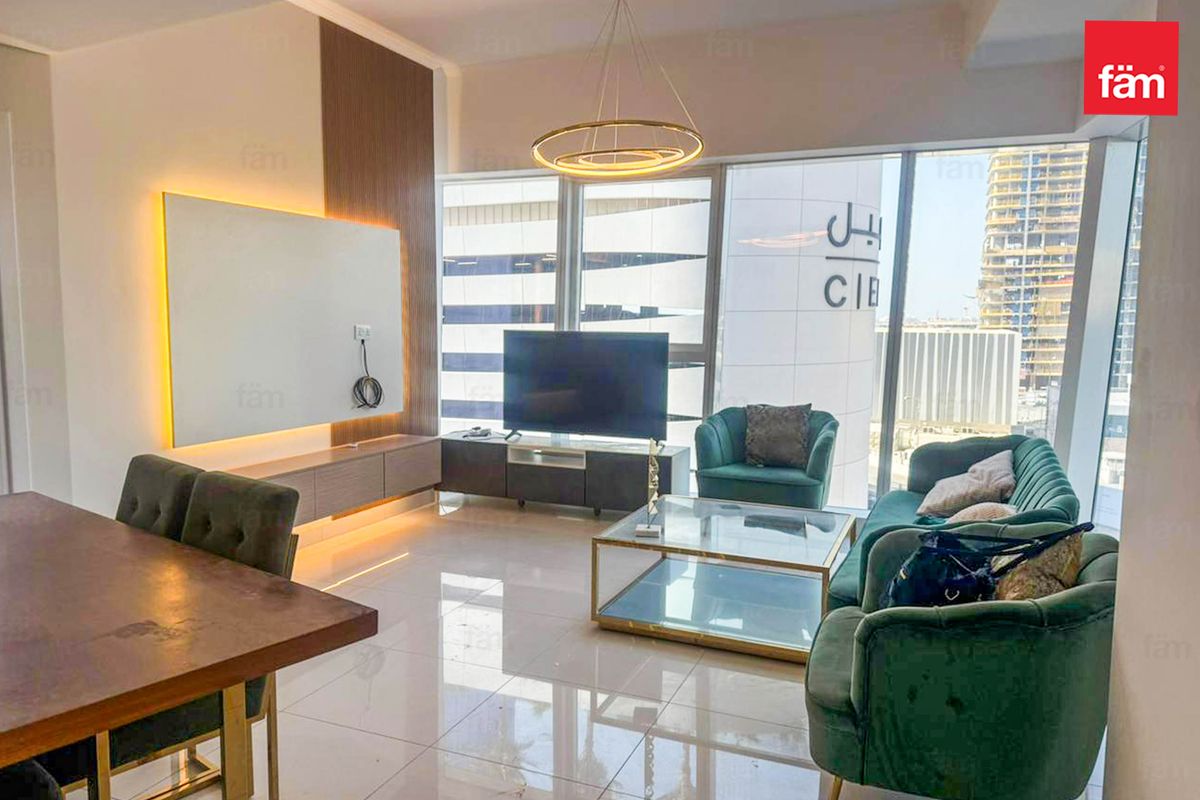 Upgraded| Renovated| Furnished| Vacant