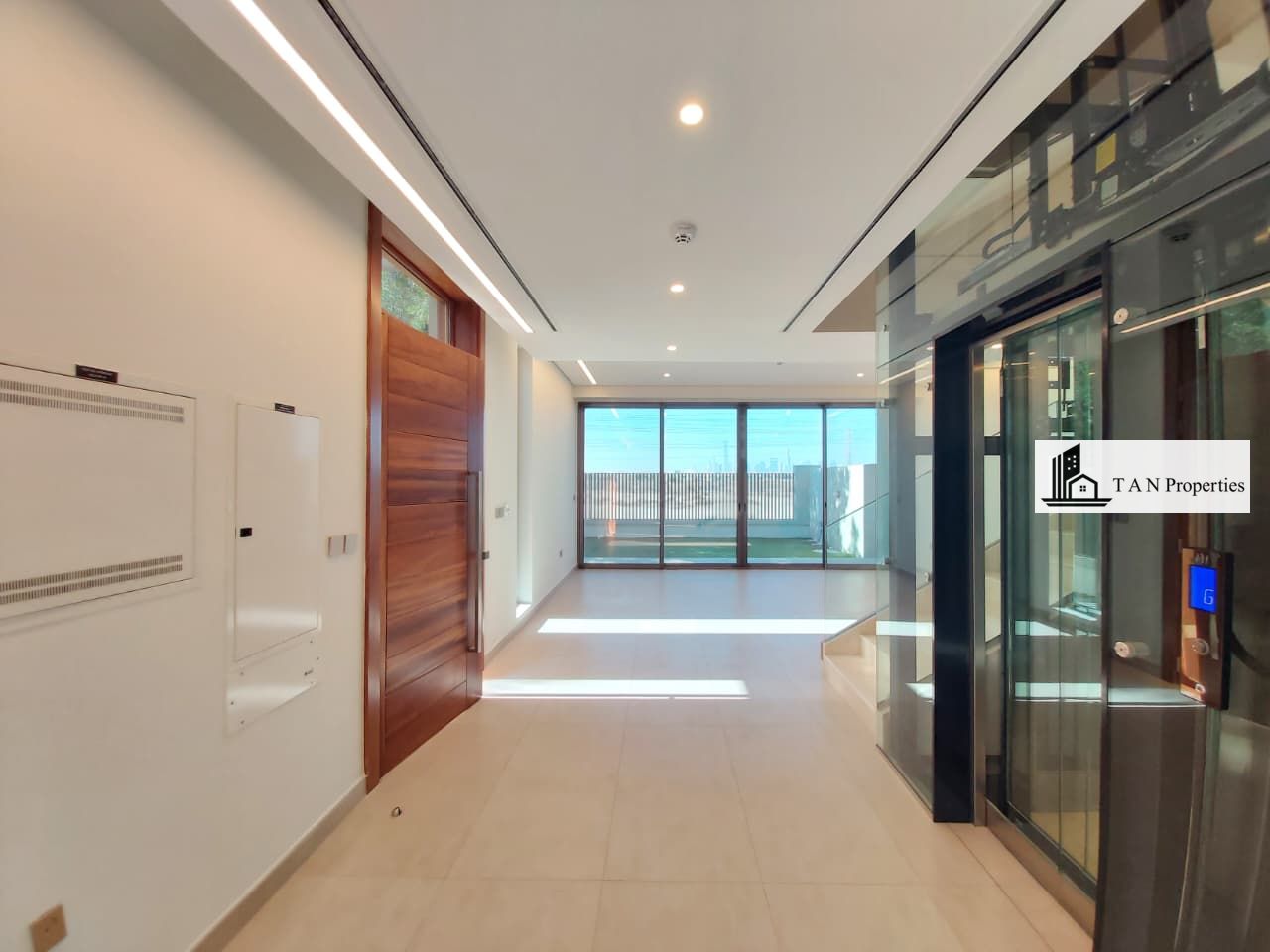 MODREN DESIGN | PRIVATE LIFT | FAMILY ORIENTED
