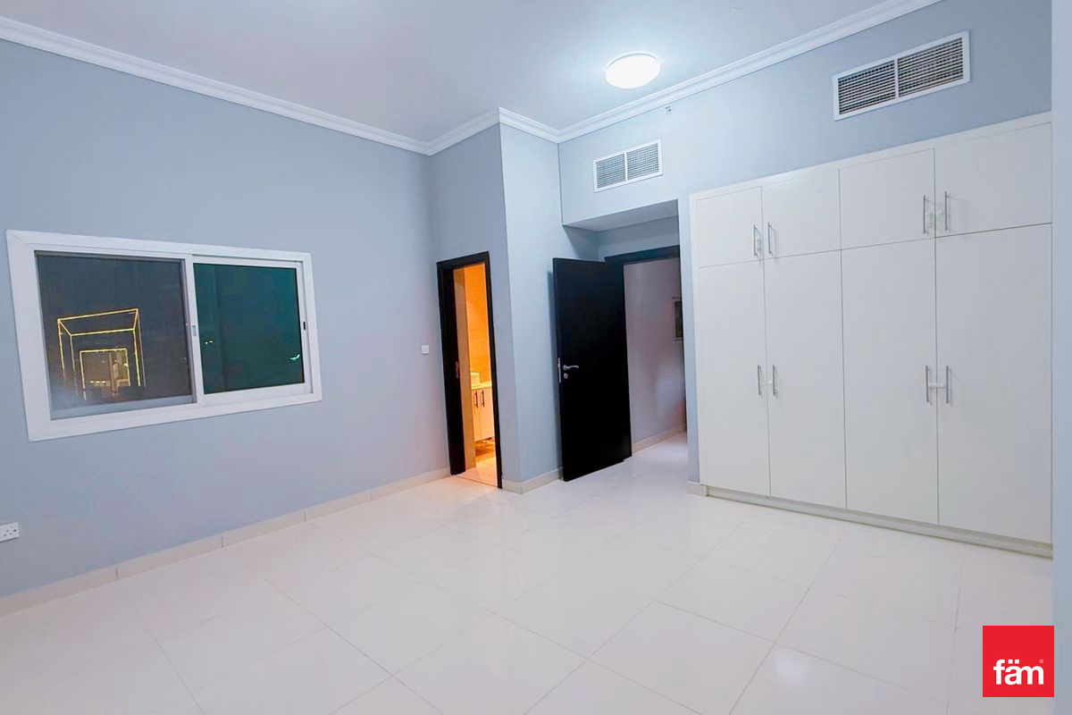 Newly Upgraded| Vacant| Canal View