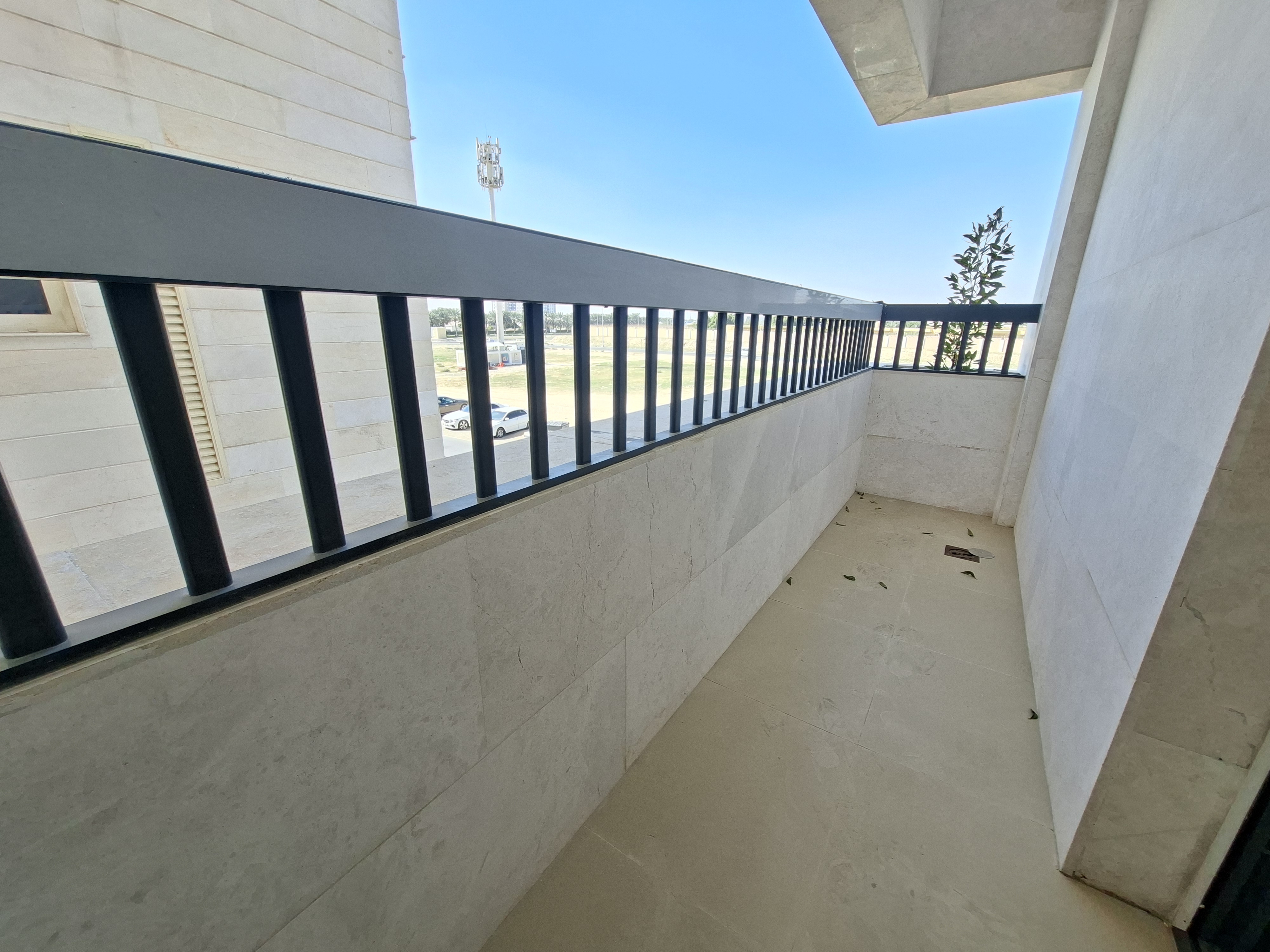 brand new Very big offer 1. month 2bhk with 2. balcony