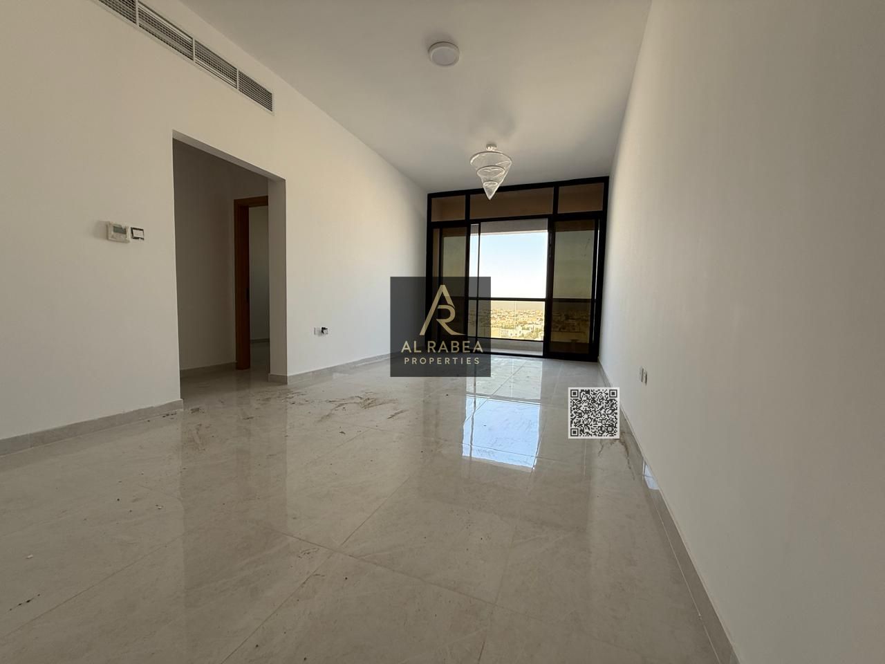 First tenant - Open view - Wardrobes