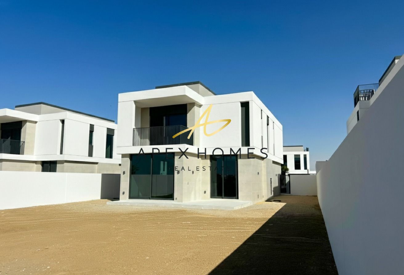 Stand Alone | Golf Course View | Huge Plot