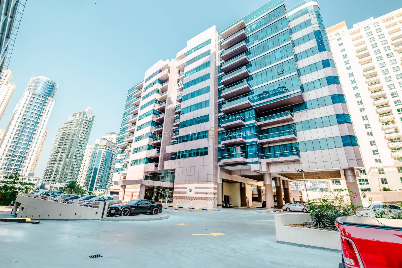 Marina Views | Vacant | Large Layout