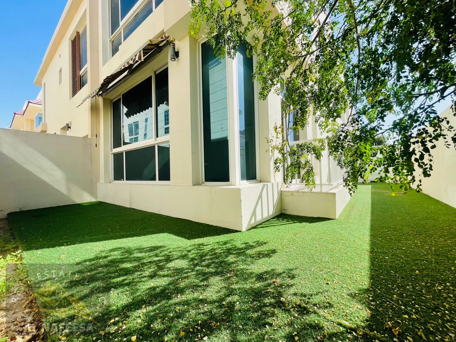 Amazing Quality 3 BHK with Maid Room & Private Backyard – 3 Years Old