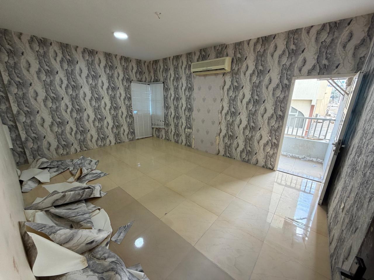 One bedroom and living room – First row from the Corniche – 2 balconies, separate bedroom and living room, 2 bathrooms – At a very special price – Pri