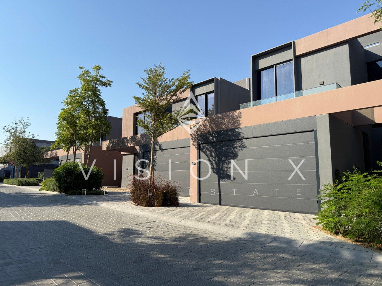 Ready | Spacious & Modern | Ideal Location
