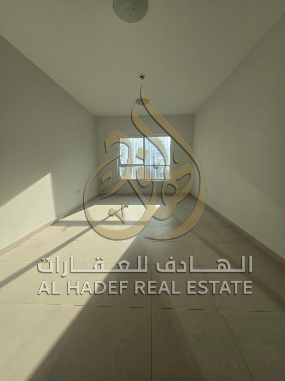 Two-bedroom apartment in a prime location, all rooms are master bedrooms, with parking. Contract registration for the first year is free.