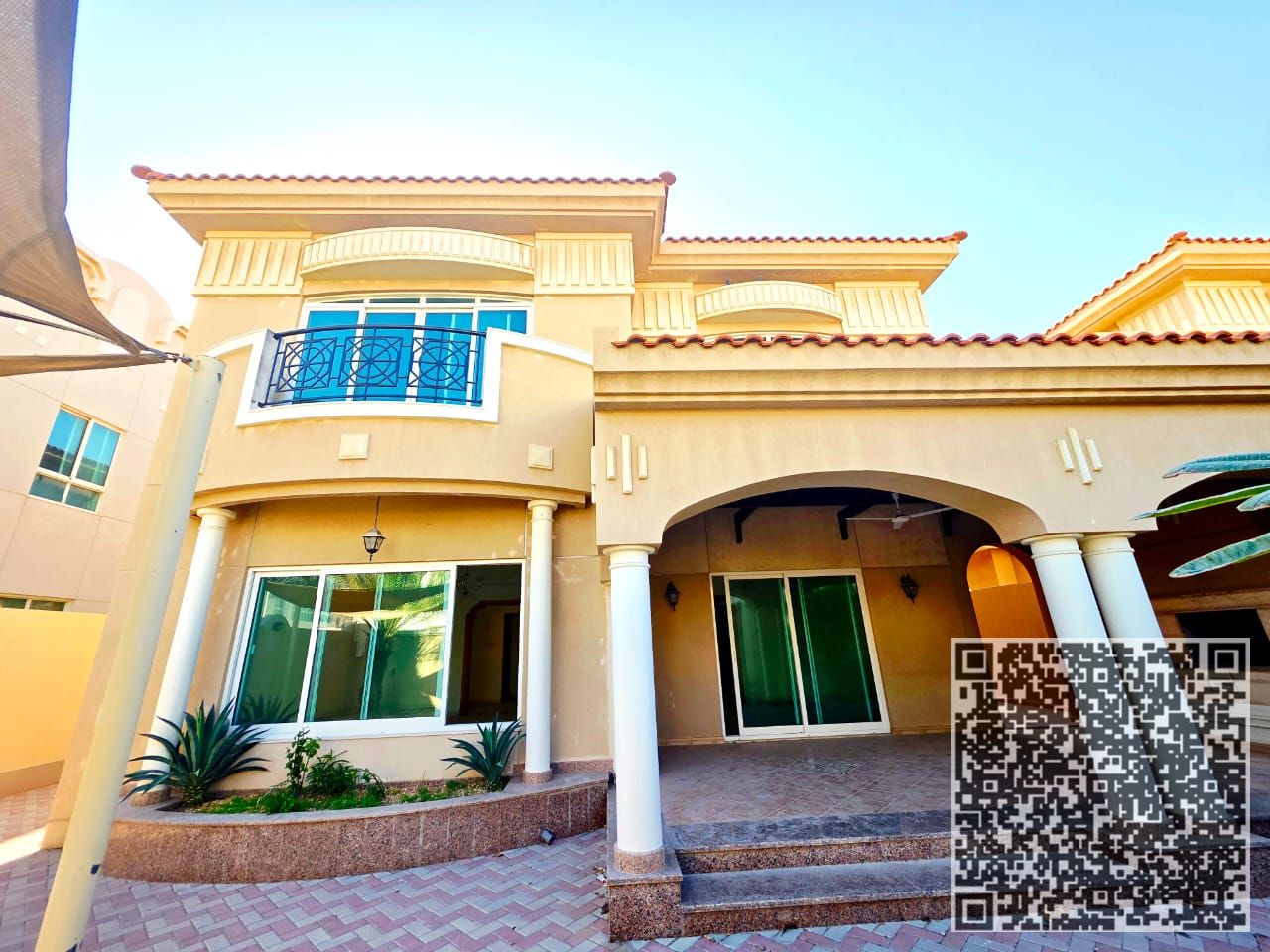 SPECIOUS BEAUTIFUL LUXURY WITH SWIMMING POLL 5 MASTER BEDROOMS VILLA AVAILBLE FOR RENT IN AL SHARQAN SHARJAH