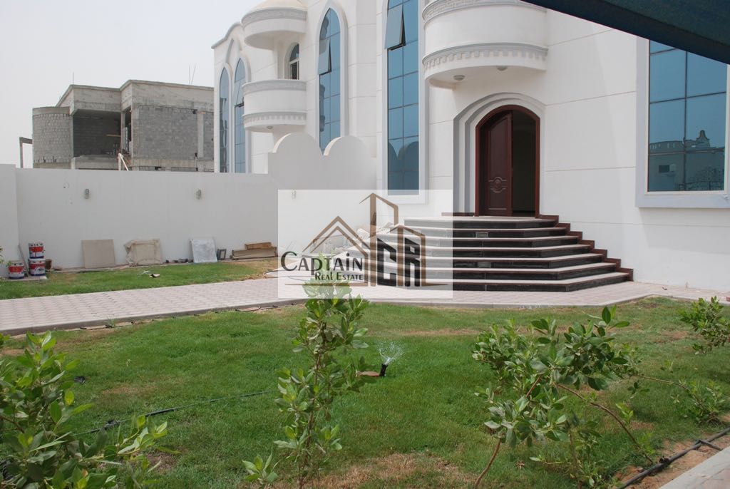 Large 4BHK Villa with Garden & 3 Living Areas for Rent in Al-Azra | AED 150K