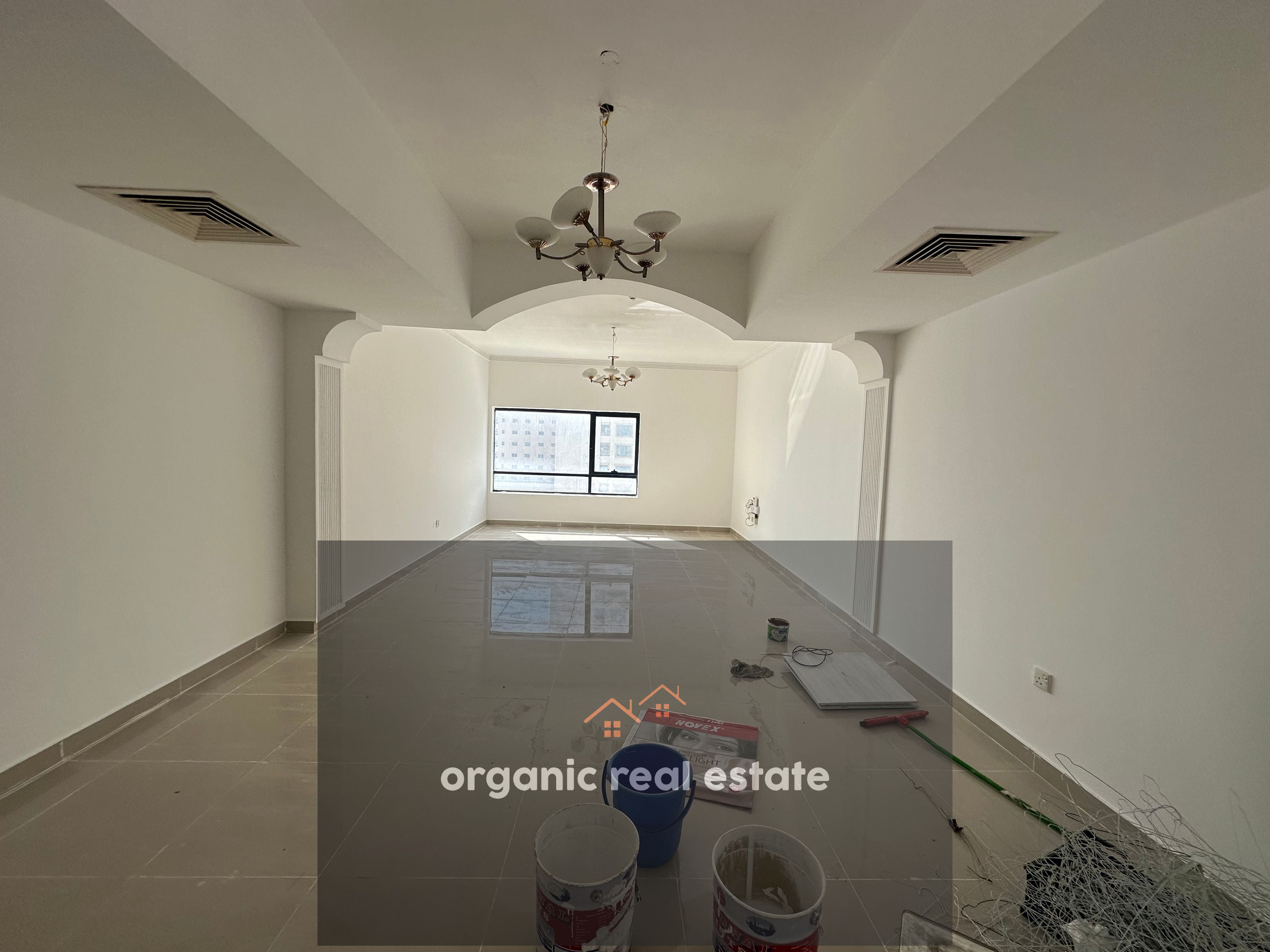 Ac free 3bhk with maid room