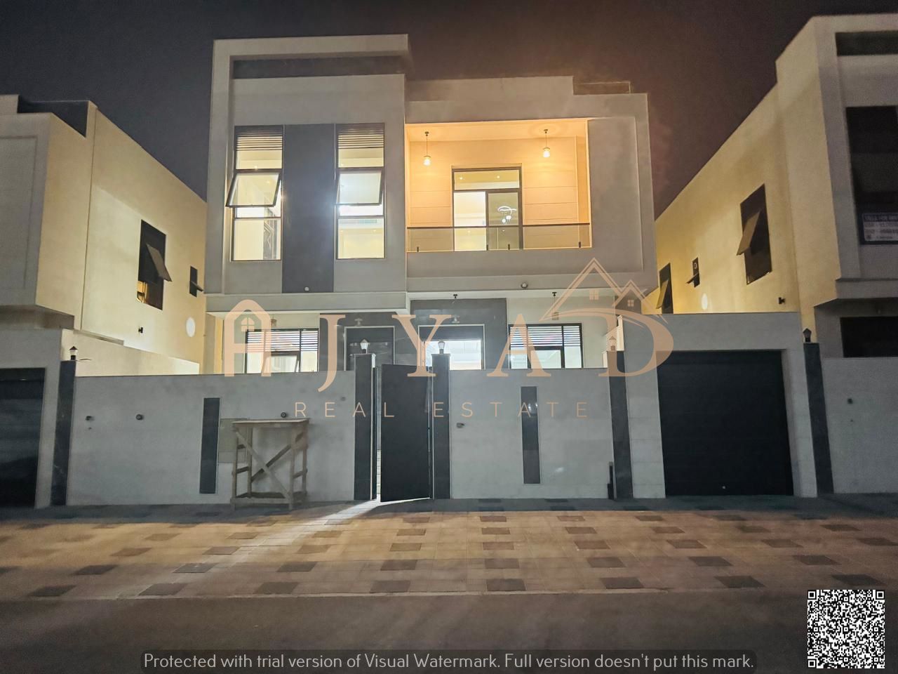 Luxury Modern Villa for Sale: Central Air Conditioning, High-End Finishes, Freehold Ownership for All Nationalities - Spacious Outdoor Space for Priva