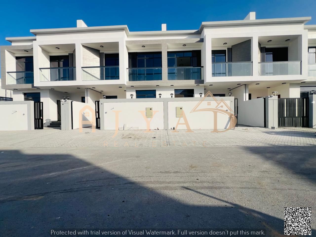 Villa for sale in Ajman at a bargain price. Excellent location. Freehold ownership for life for all nationalities with available bank financing. Two f