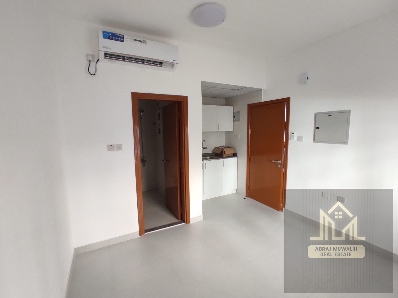 Brand new studio in Muwalih sharjah near safari mall in just 20K(yearly)