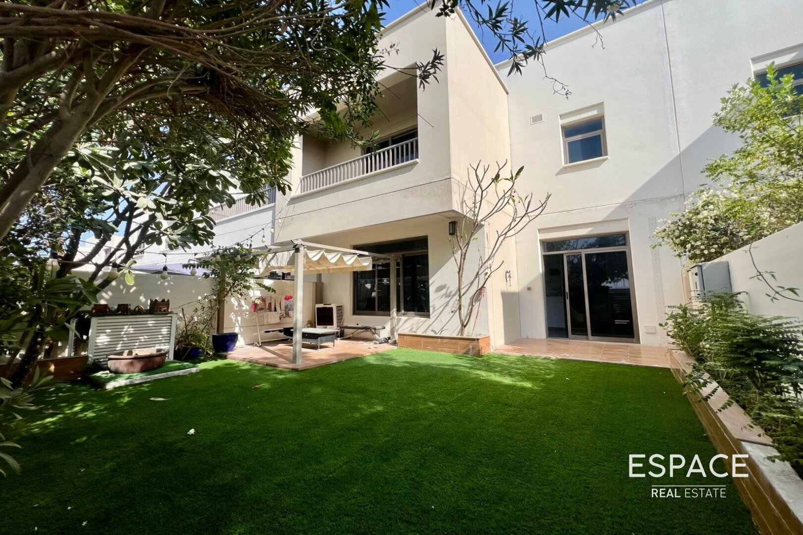 Single Row | 4 Bathrooms | 3 Bed+Maids
