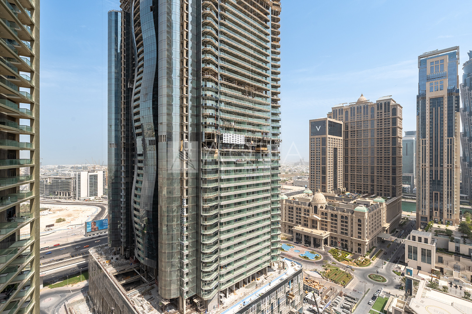 Fully Furnished l High Floor l Vacant Unit