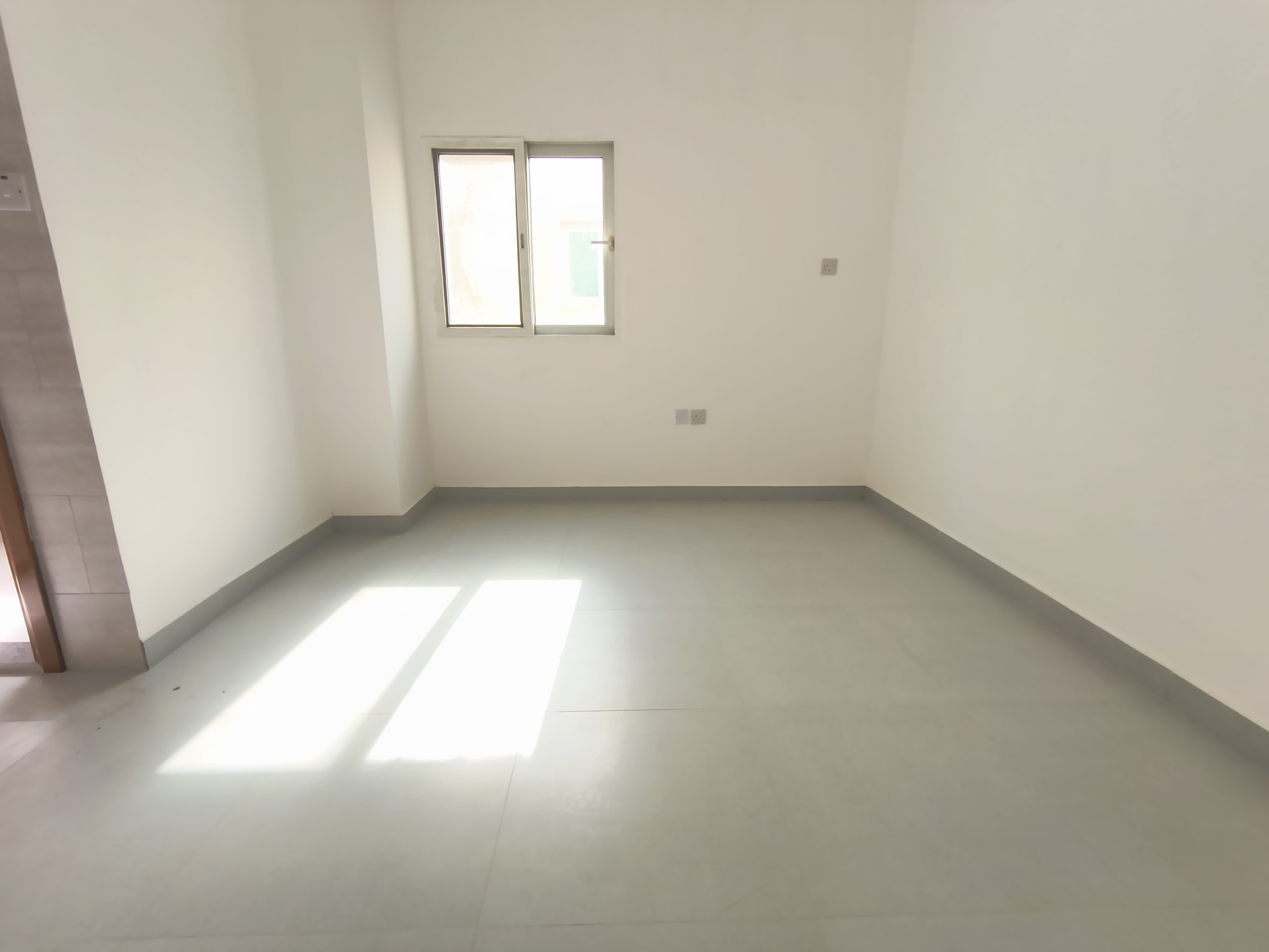LIKE BRAND NEW SPECIOUS BRIGHT STUDIO NEAR SAFARI MALL FOR FAMILY READY TO MOVE 20 K