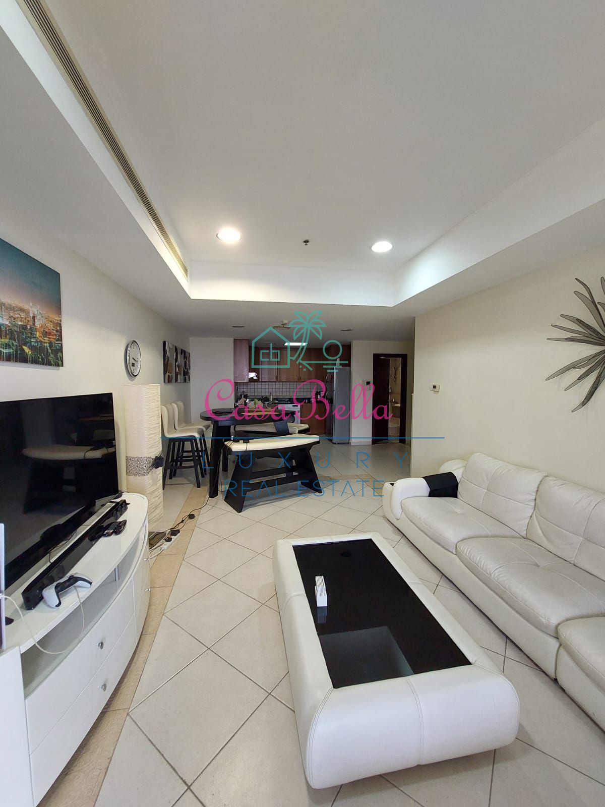 Full sea view|Close to Tram|Cheques negotiable