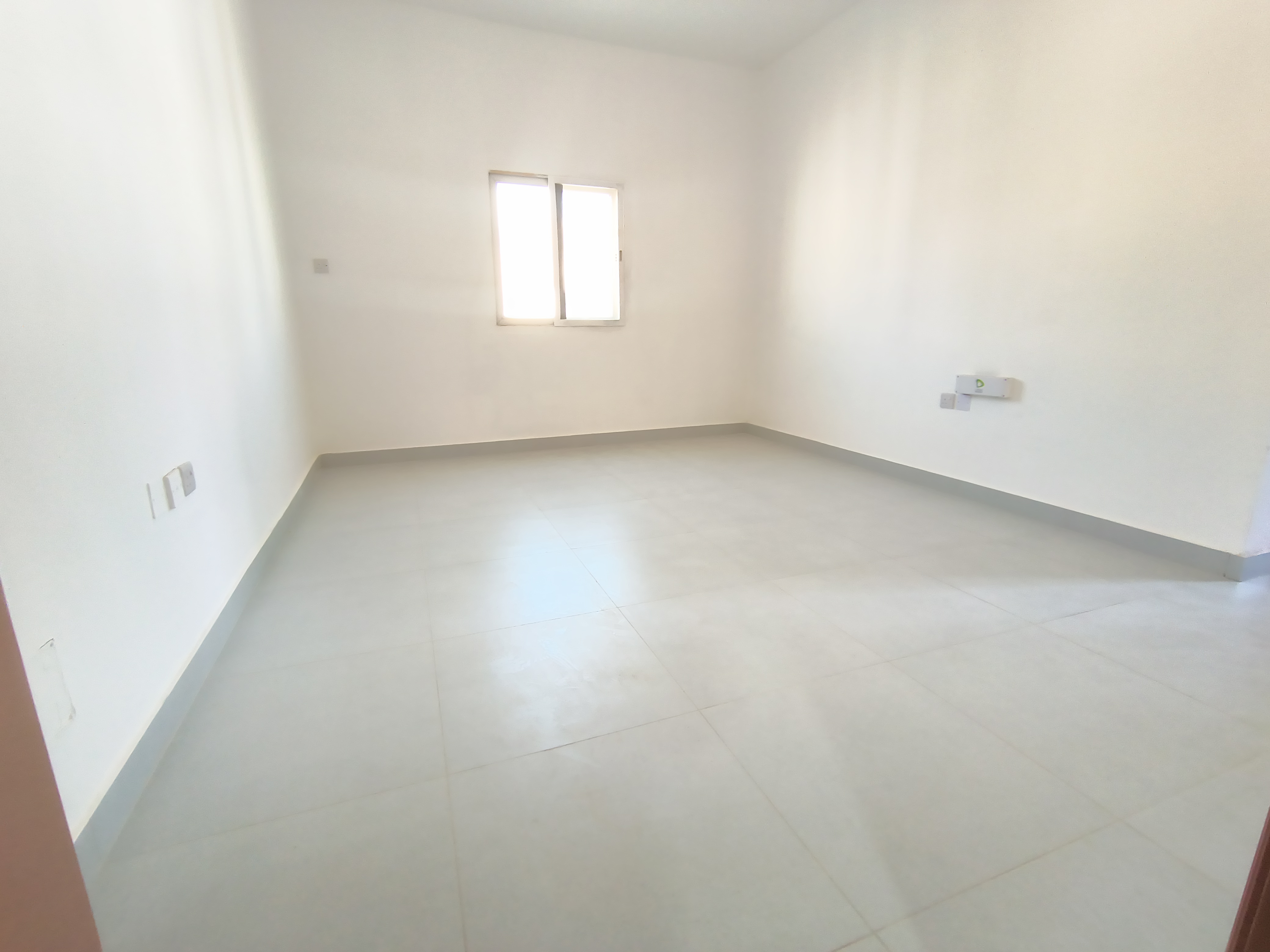 SPECIOUS BRIGHT LIKE NEW 1 BEDROOM HALL READY TO MOVE FOR FAMILIES ONLY 30K