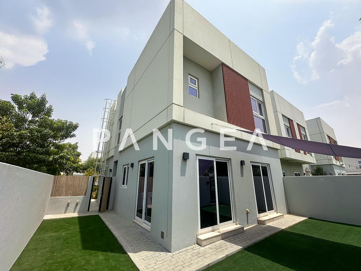 Exclusive Listing | Close to Pool | Notice Served