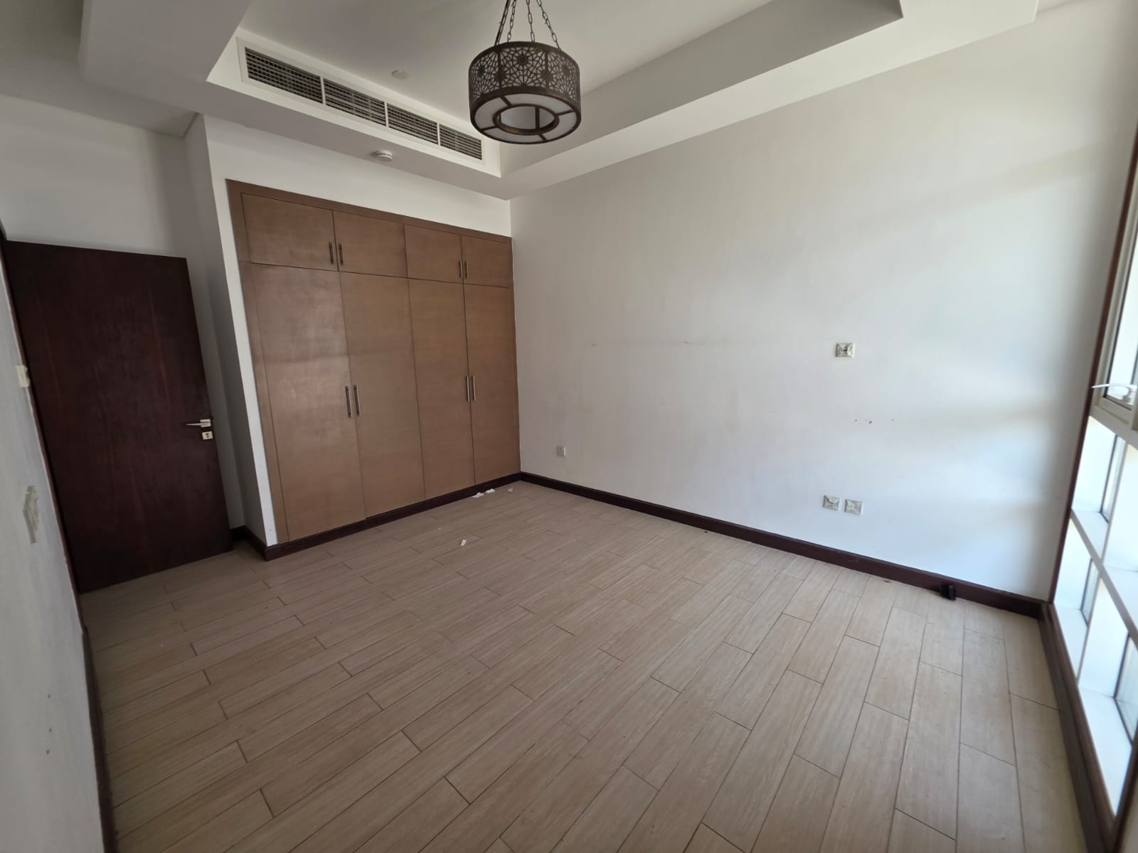 3 Bed Room Hall Villa Prime Sea View Location Available for Rent