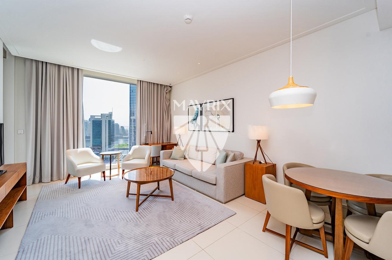 1 bed | Furnished | Mid Floor | Canal Views