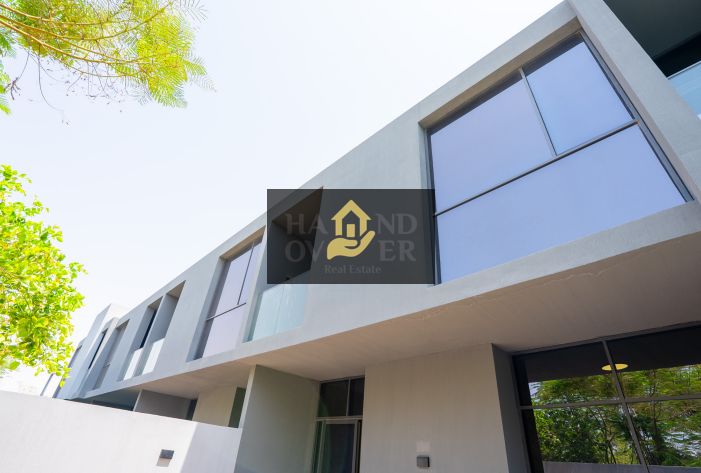 4BED MIDDLE UNIT/VACCANT/PRIMELOCATION/MASSAR