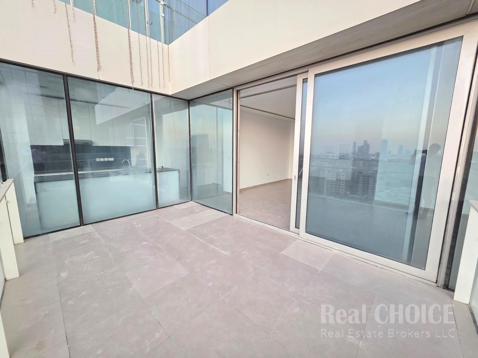 READY TO MOVE I 3BHK WITH MAID I PRIME LOCATION