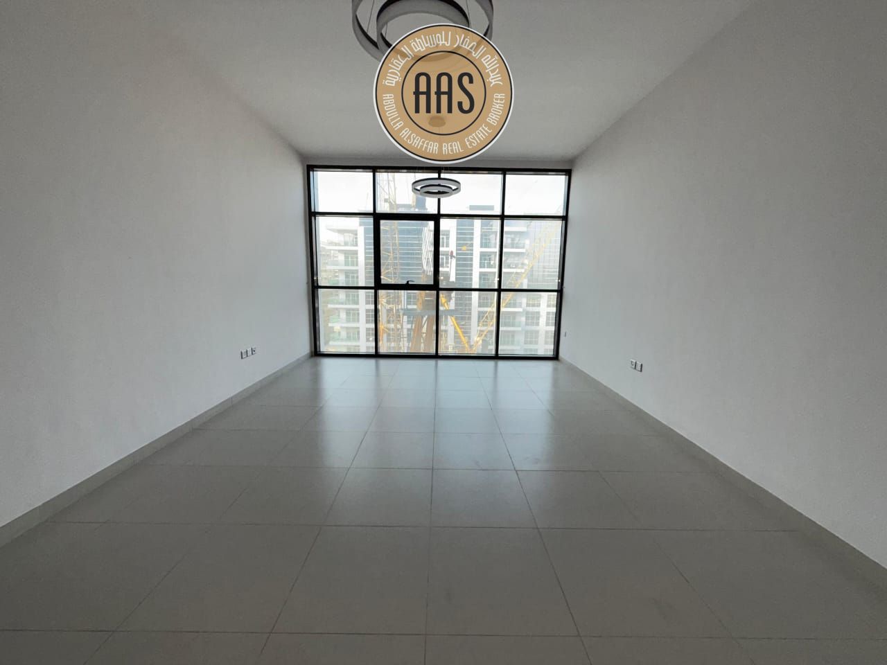 Prime location big size 1bhk 2bathrooms in 90k balcony wardrobes 1parking free