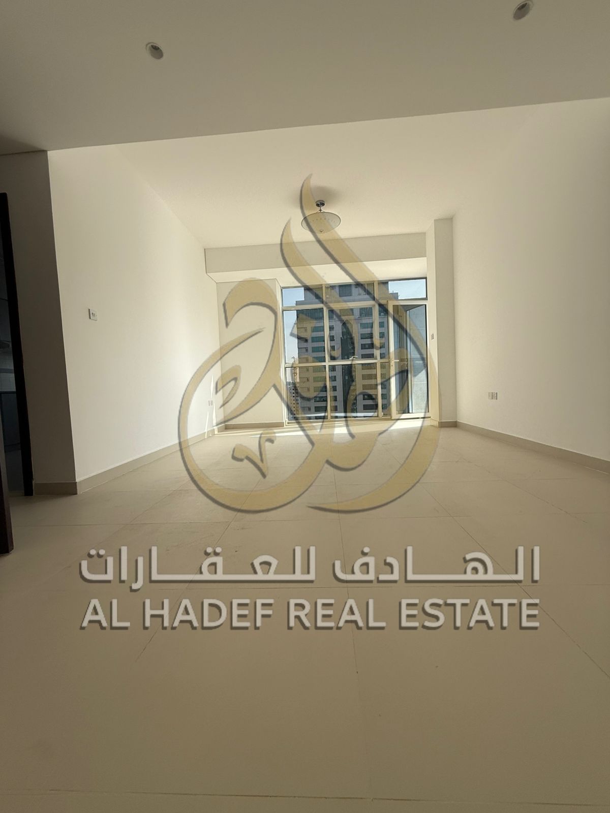 Two bedrooms and a living room in a strategic location, with a maid's room, laundry room, and dining room; all rooms are master suites.
