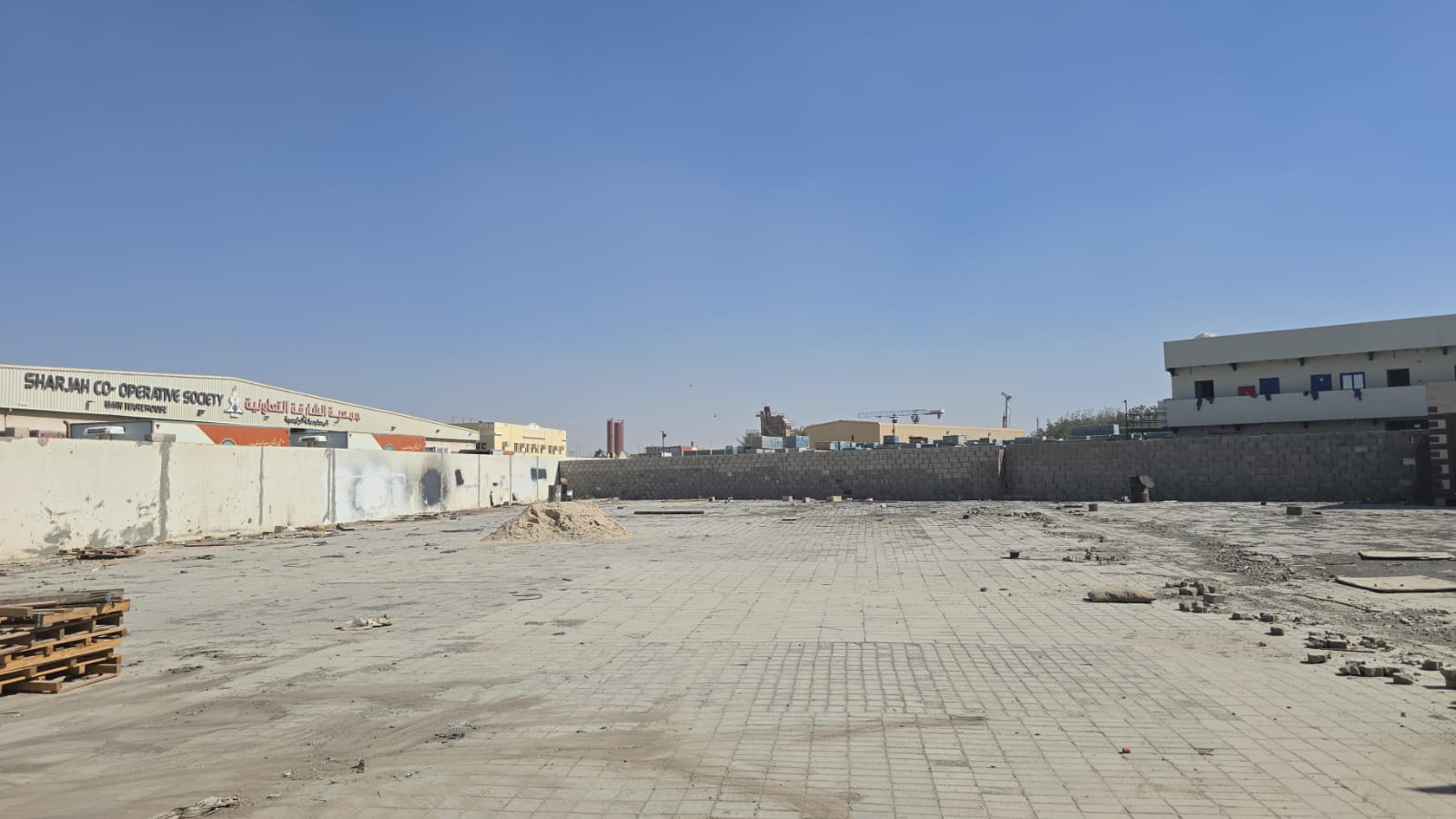 16000 Sqft Open Yard 3 Phase Electricity Office Interlock Boundary Wall In Al Sajaa Sharjah