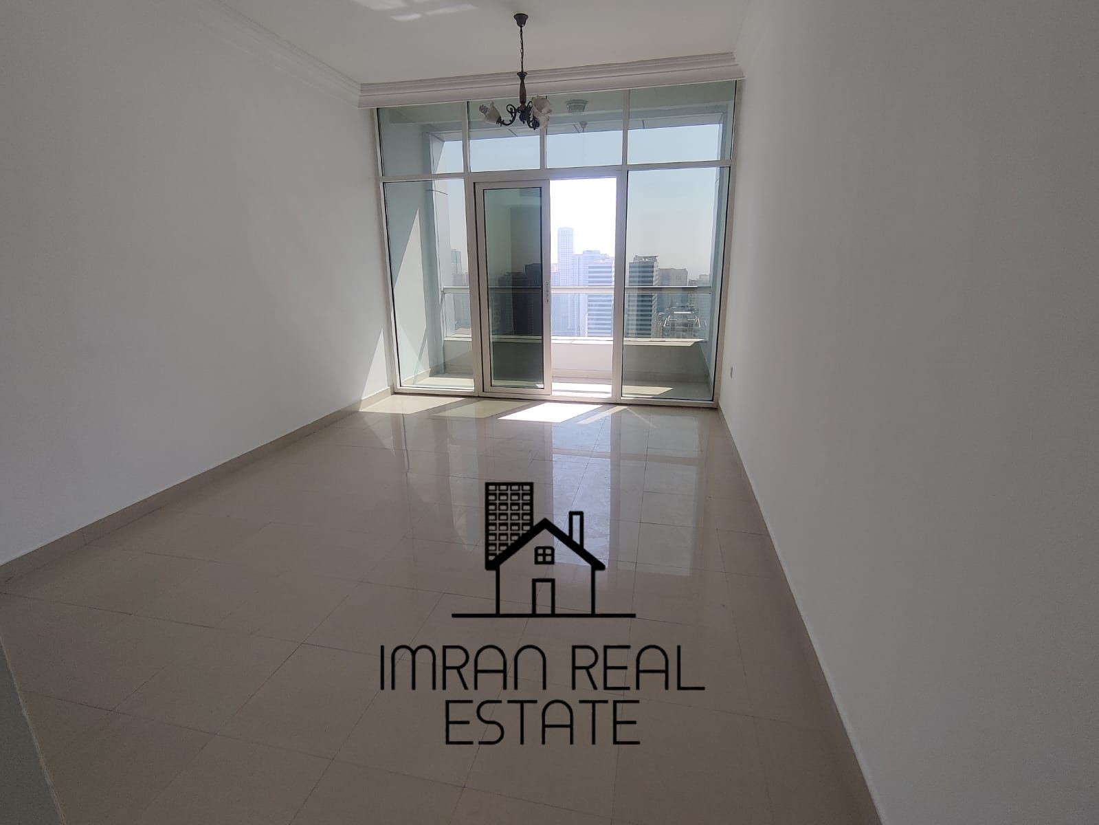 Luxury studio family tower free swimming pool free gym kids play area
