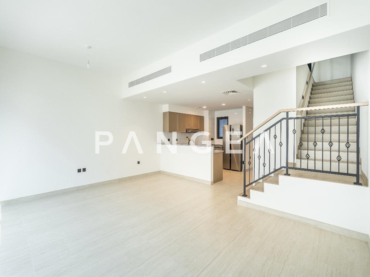 Flexible Cheques | Kitchen Equipped | Vacant