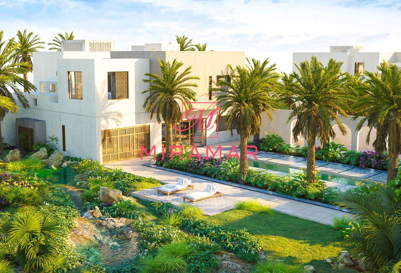Single Row / Luxury Villa / Prime Location
