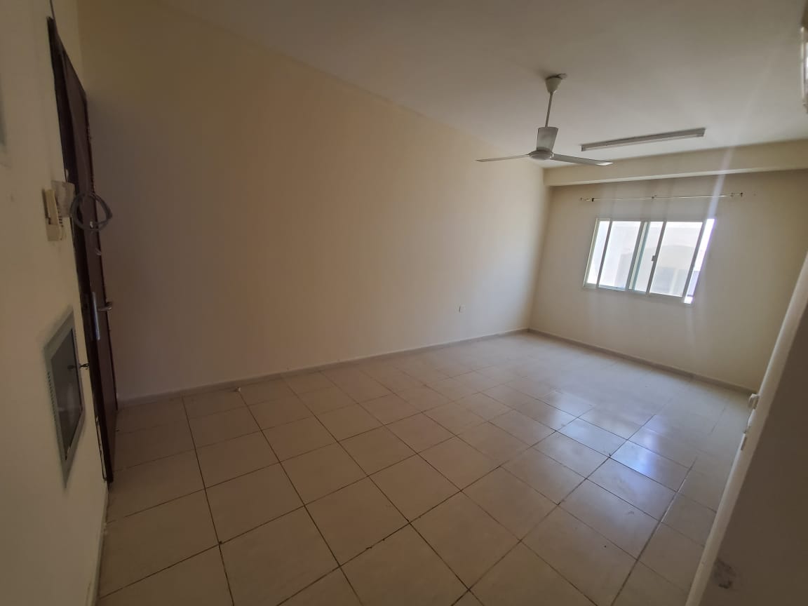 The most beautiful apartments at the lowest prices: one bedroom and living room, split air conditioning, full maintenance included by the owner, secon
