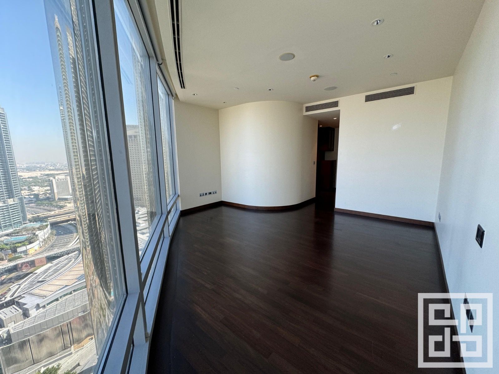 BURJ KHALIFA ICONIC TOWER | 3BRM+MAID ROOM | DIFC VIEW