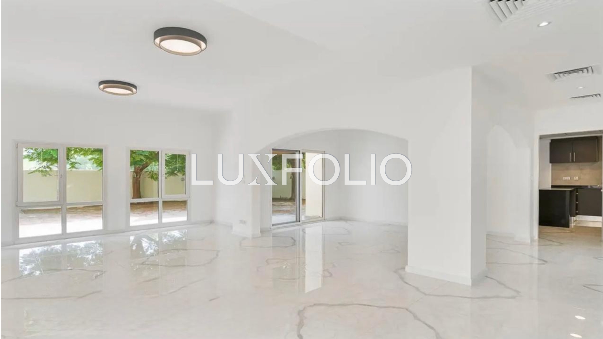 Renovated | Corner Plot | Open Plan