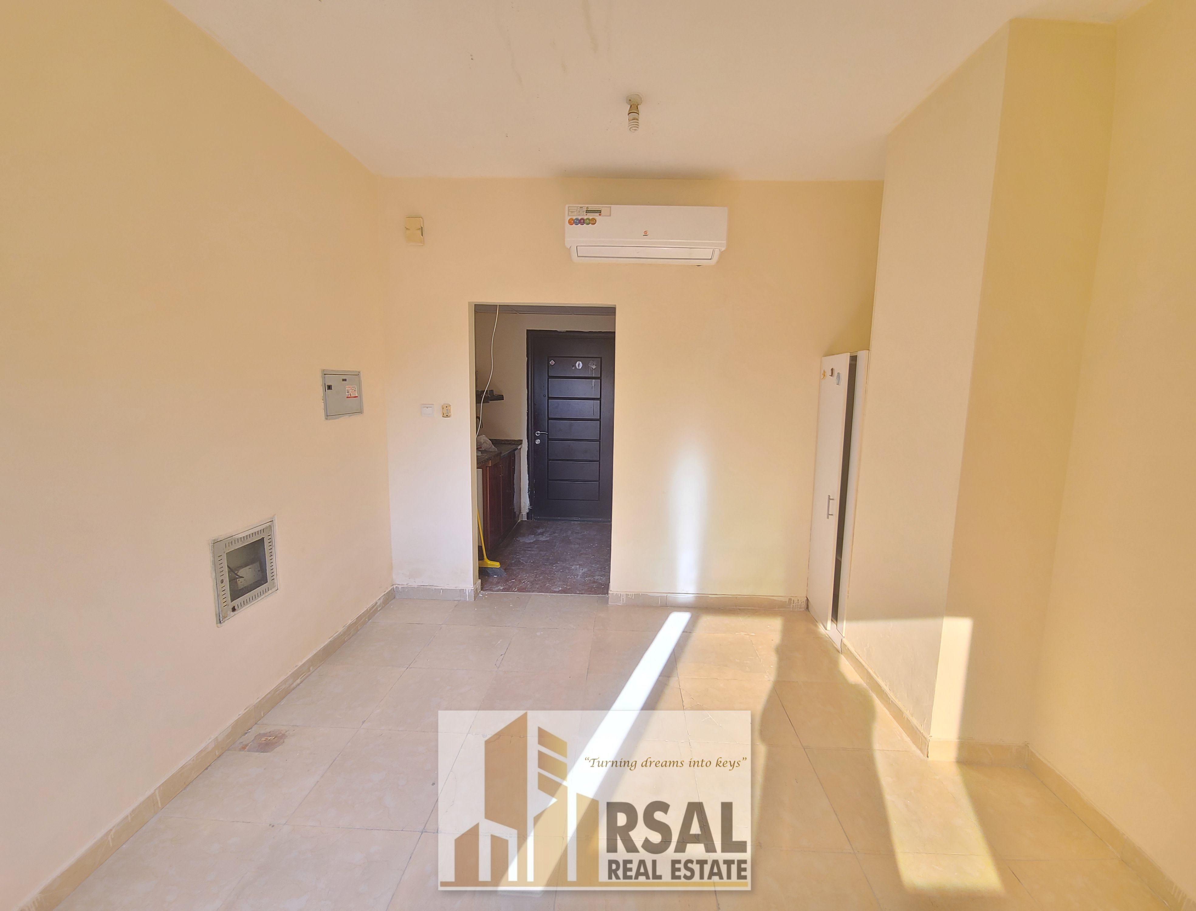 Specious Studio/Family Building/Near Muwaliah Bus Station