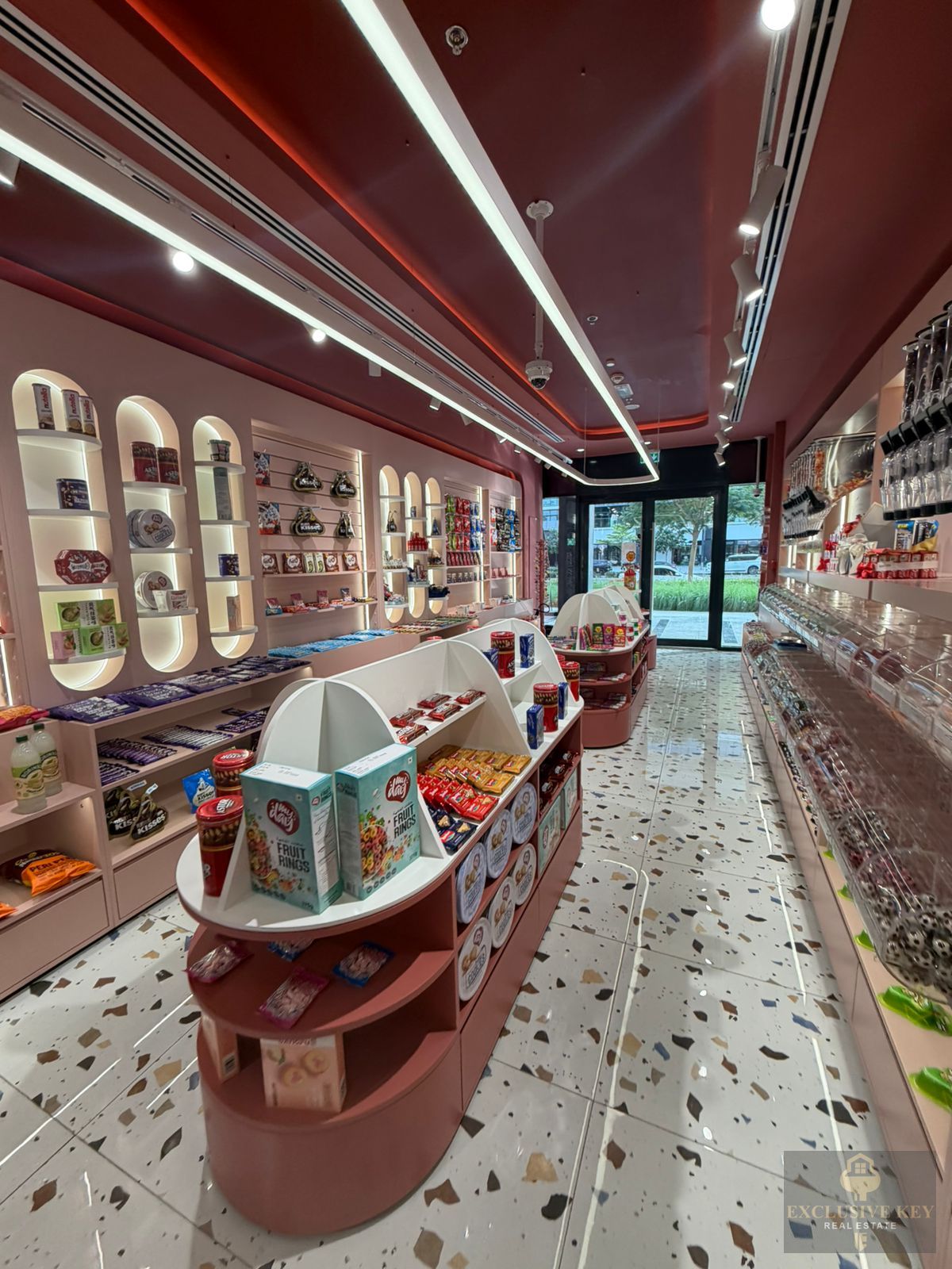 For Rent: Retail Shop – Ready for Business in Azizi Riviera, Dubai